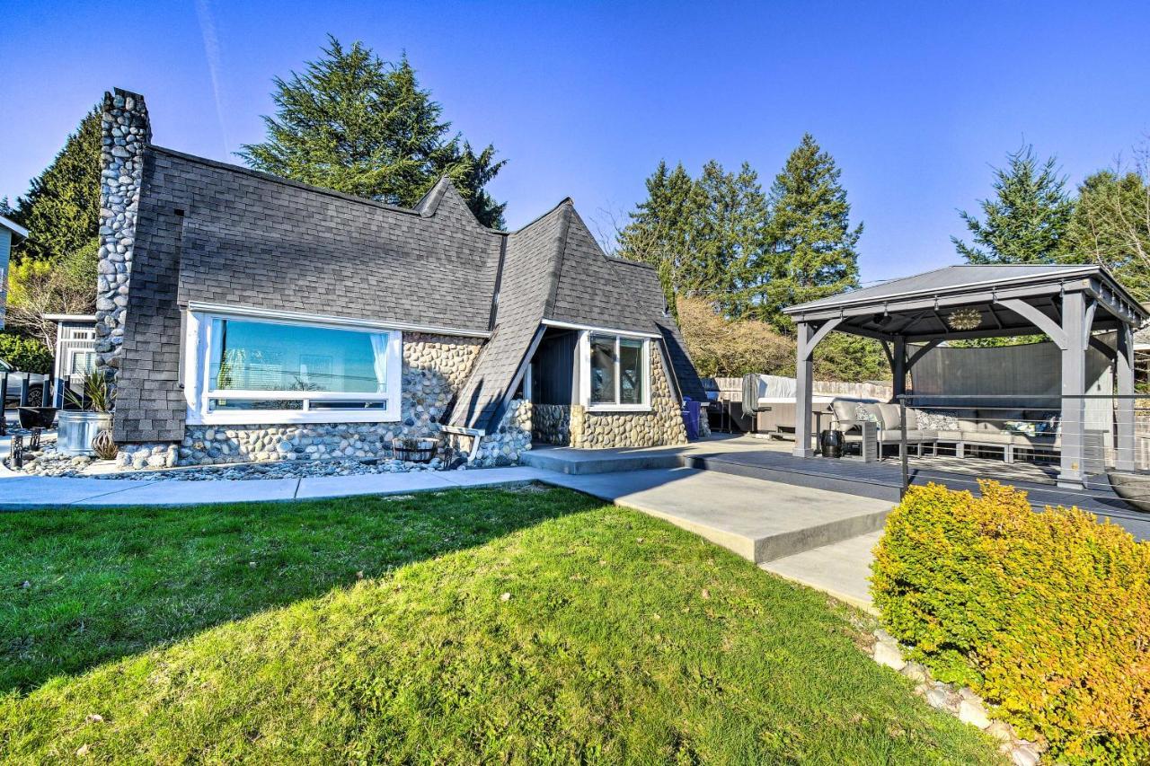 Puget Sound Cabin With Hot Tub And Water Views! Bremerton Bagian luar foto