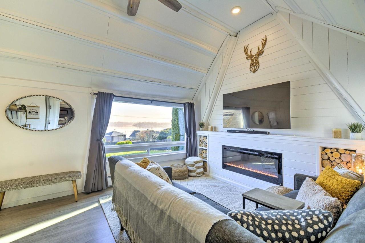 Puget Sound Cabin With Hot Tub And Water Views! Bremerton Bagian luar foto