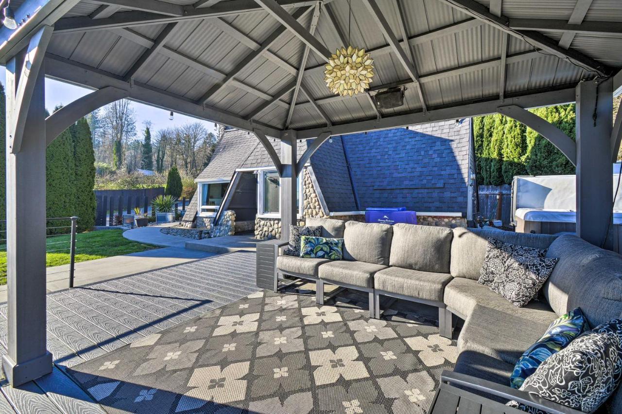 Puget Sound Cabin With Hot Tub And Water Views! Bremerton Bagian luar foto