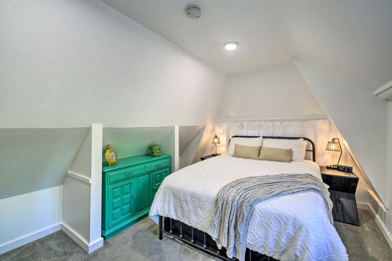 Puget Sound Cabin With Hot Tub And Water Views! Bremerton Bagian luar foto