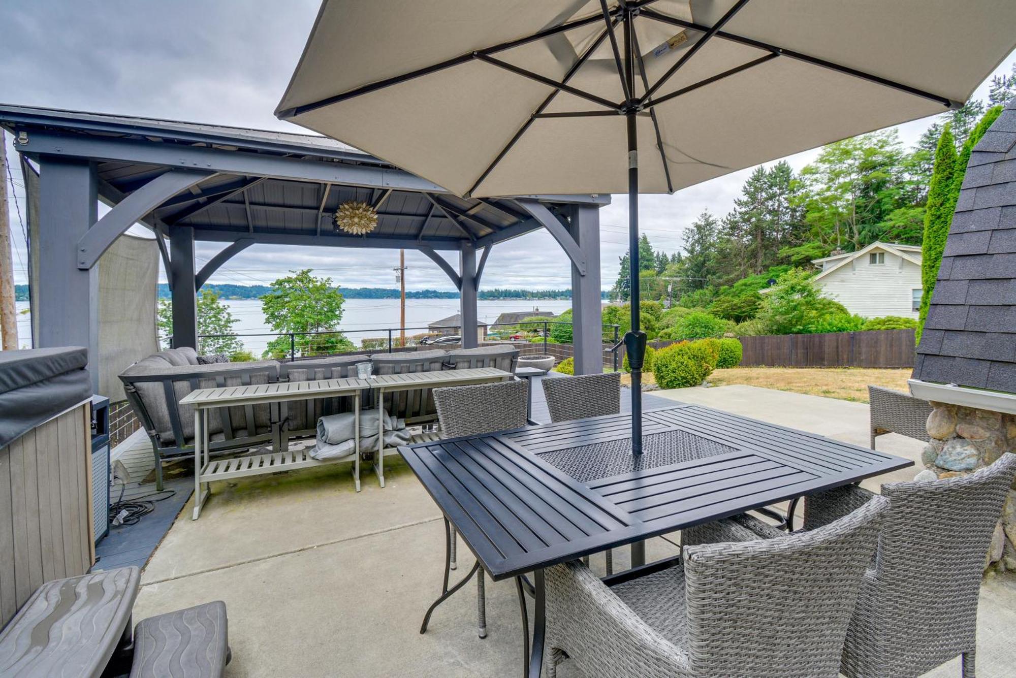 Puget Sound Cabin With Hot Tub And Water Views! Bremerton Bagian luar foto